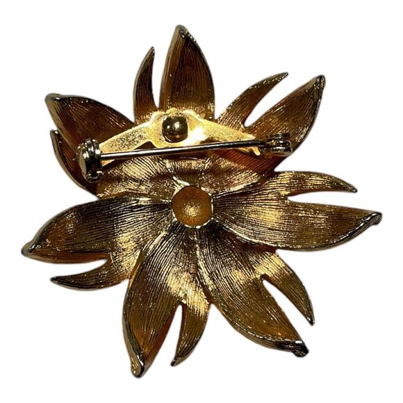 Vintage Red Enamel Christmas Holiday Poinsettia Flower Brooch Gold Tone Pin 2” - Picture 4 of 4